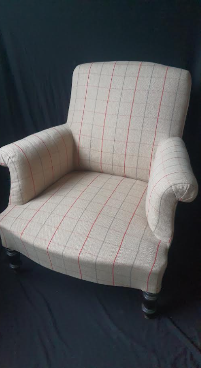 Fauteuil retapissé en tweed à carreaux — après