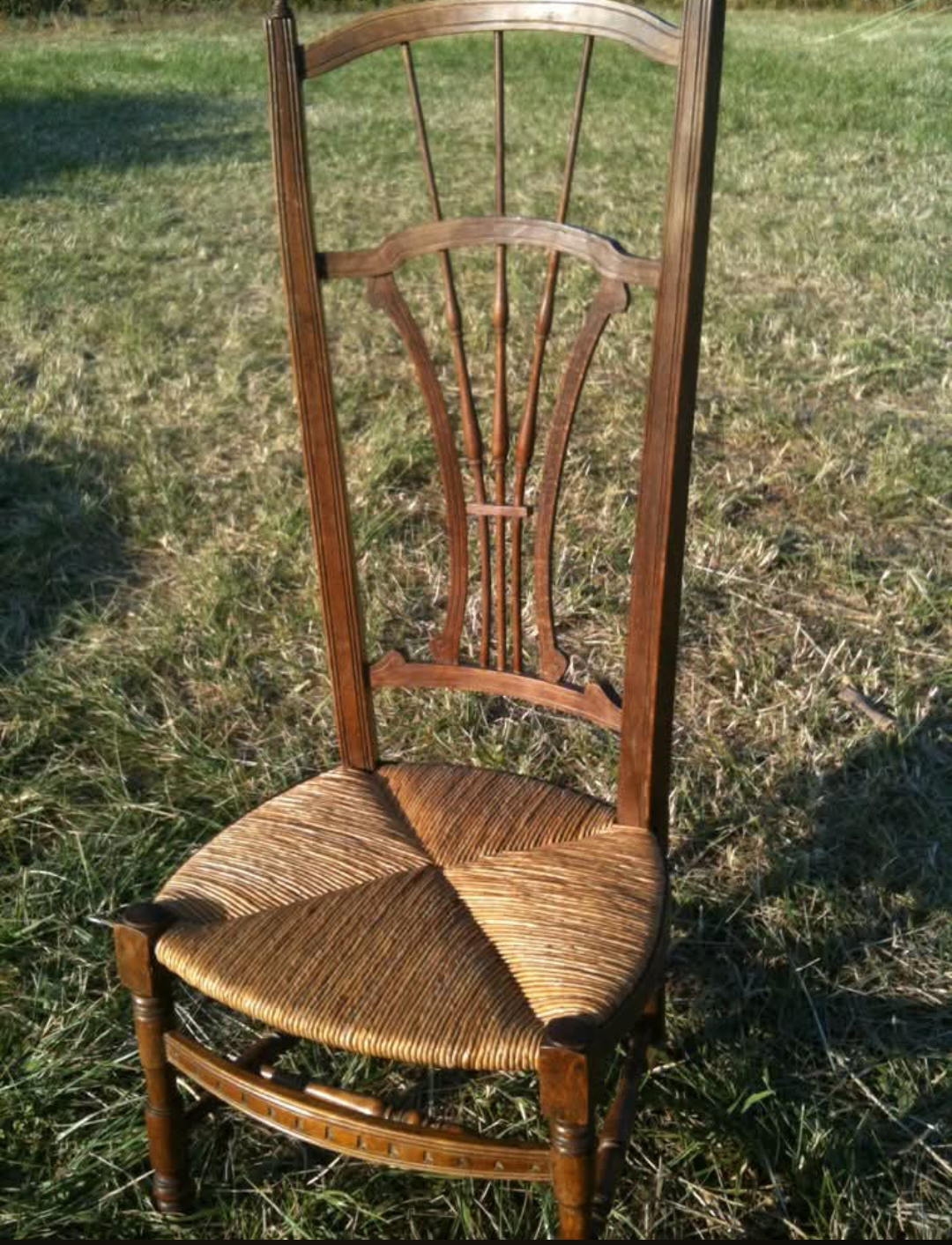 Chaise gerbe, assise rempaillée en seigle